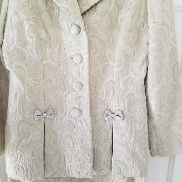 Brocade two piece suit - Picture 5 of 6